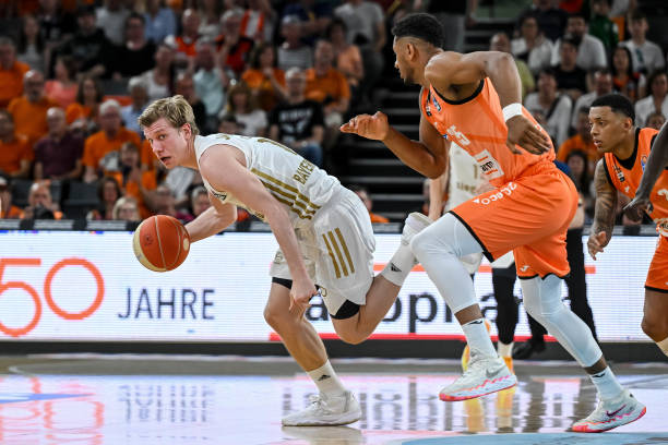 当时边路球 当时边路球