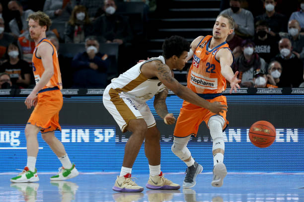 育的一张名 育的一张名